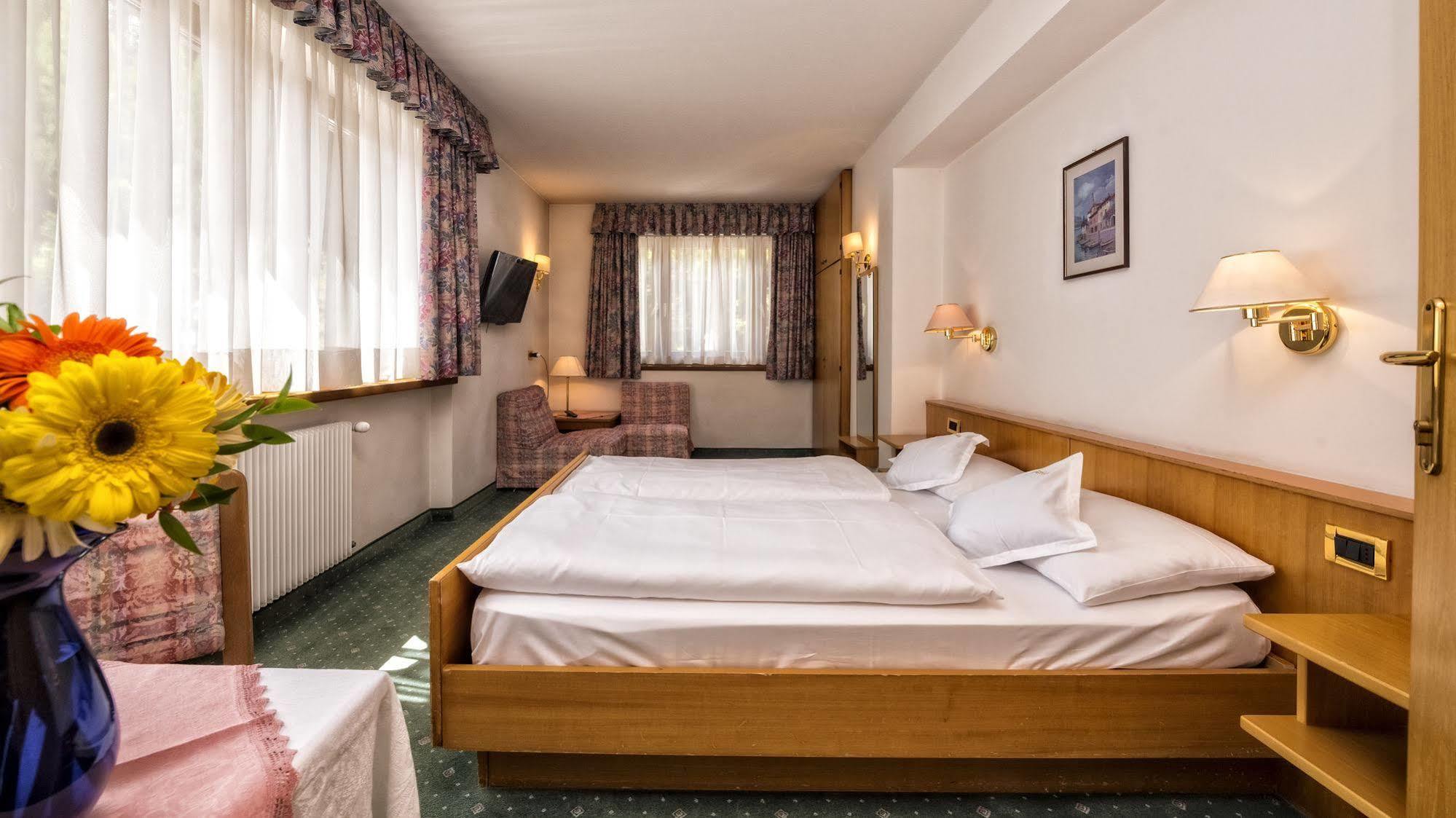 סלבה די ואל גרדנה Hotel Armin מראה חיצוני תמונה